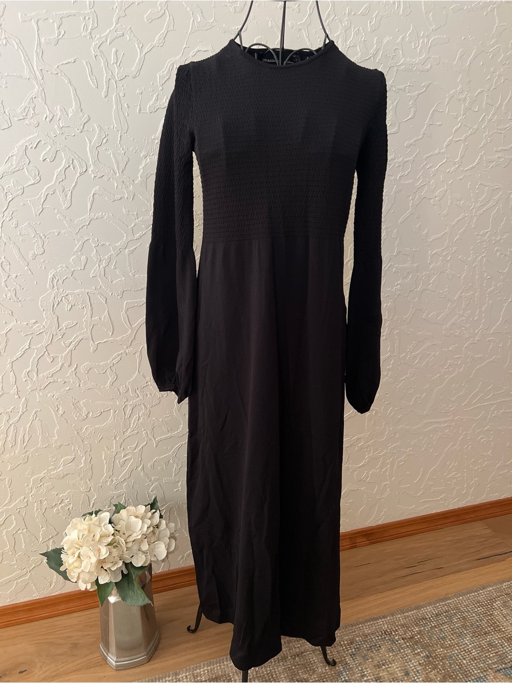 Pomander Place Black Knit Long Sleeve Dress